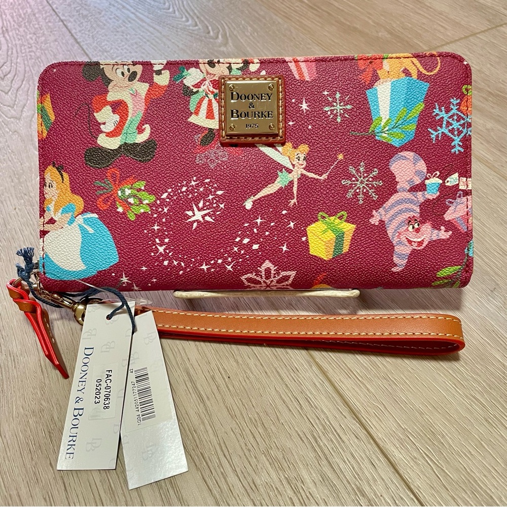NWT Dooney & Bourke Disney Christmas Wristlet